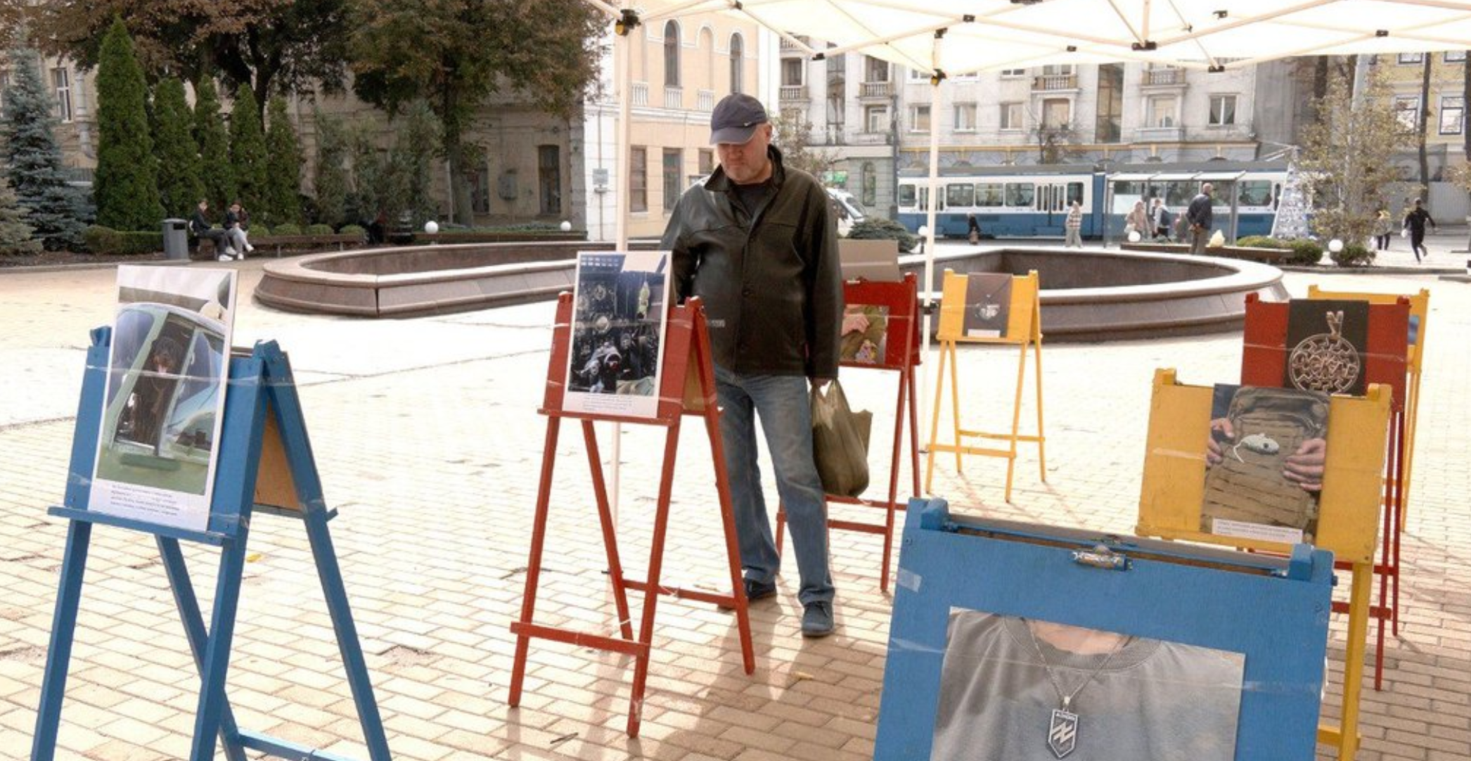 У Вінниці представили соціальний фотопроєкт “Що тримаю біля серця” (фото)