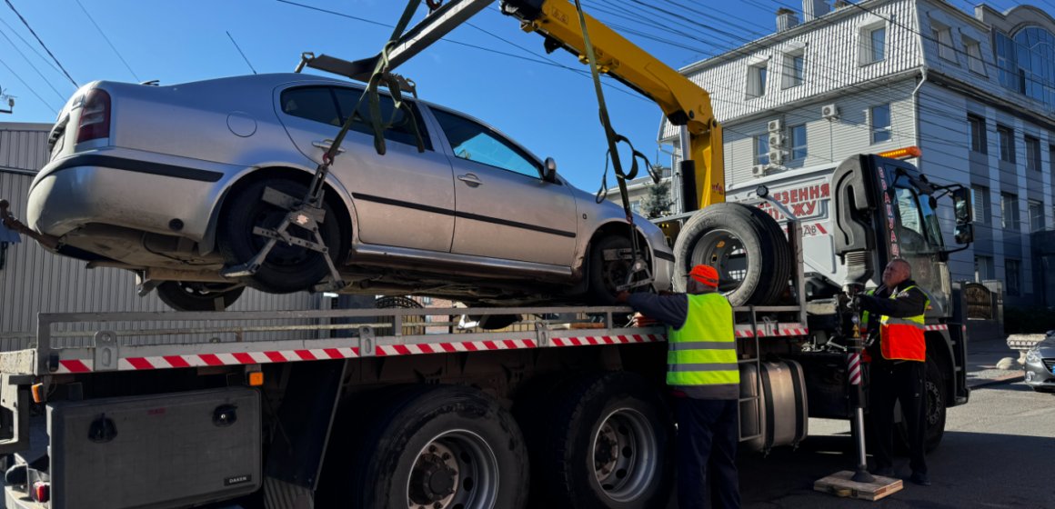 Вінницьких водіїв закликають паркувати авто в належних місцях: деталі