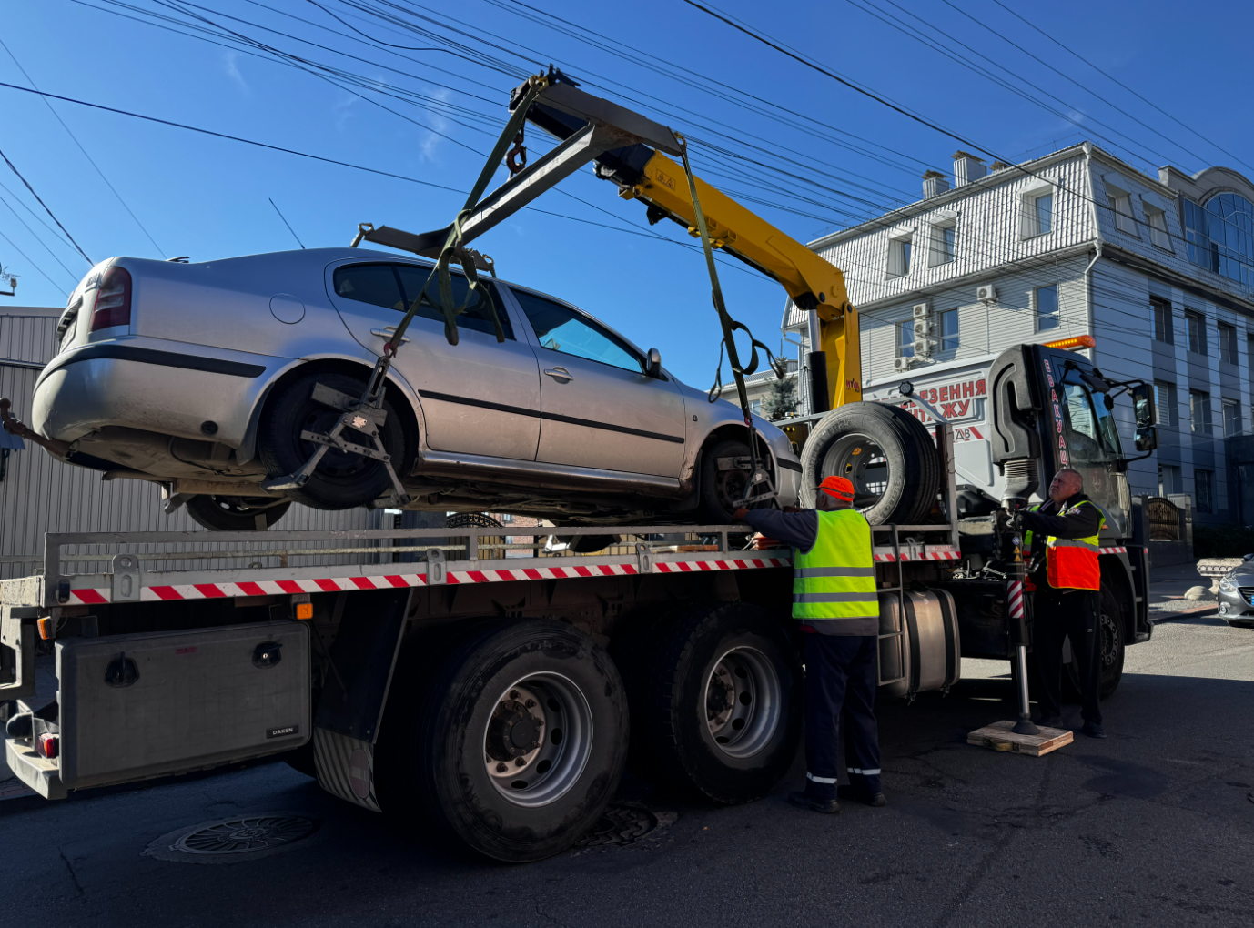 Вінницьких водіїв закликають паркувати авто в належних місцях: деталі