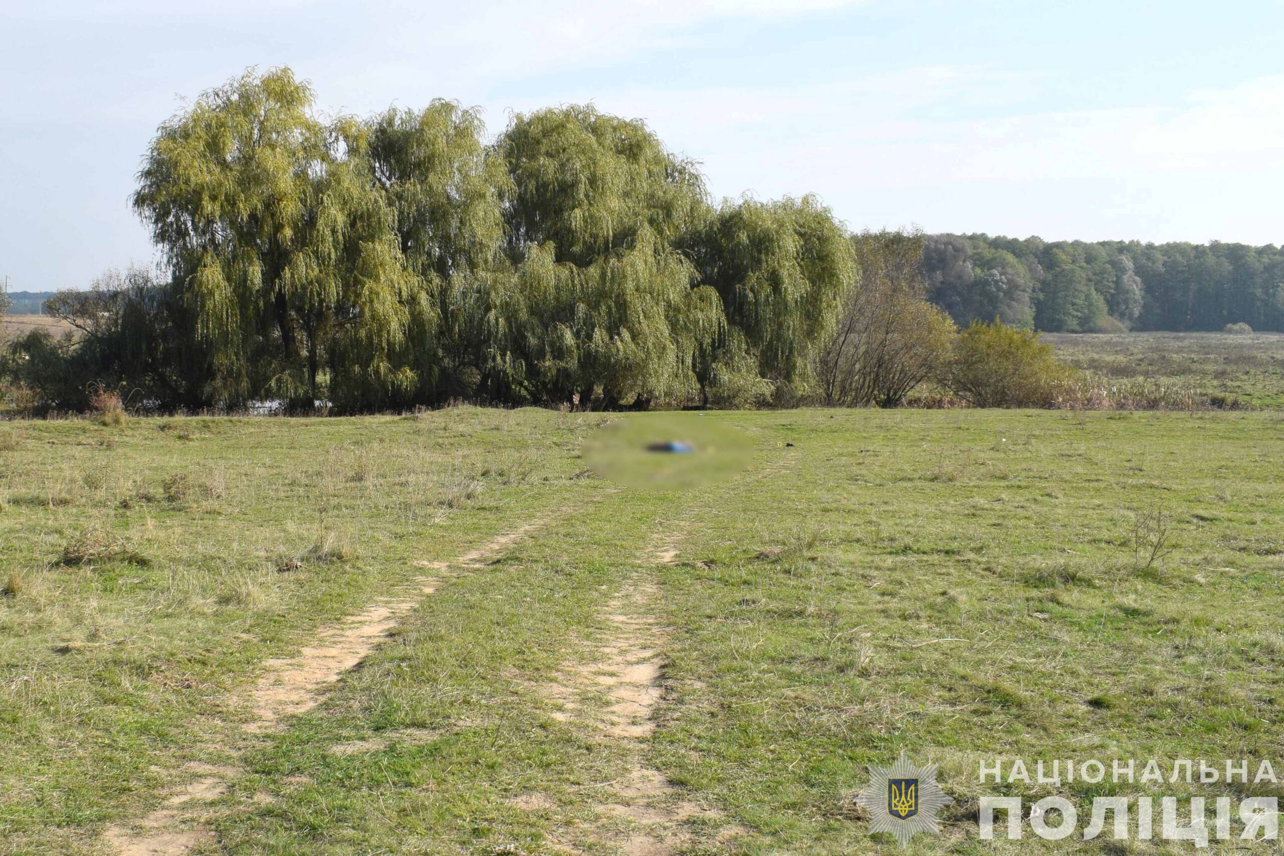 Залишили помирати в полі:  у Гайсинському районі поліція затримала двох чоловіків за підозрою у тяжкому злочині