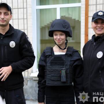 Алгоритм дій у надзвичайних ситуаціях: поліцейські та рятувальники провели День цивільного захисту для ліцеїстів