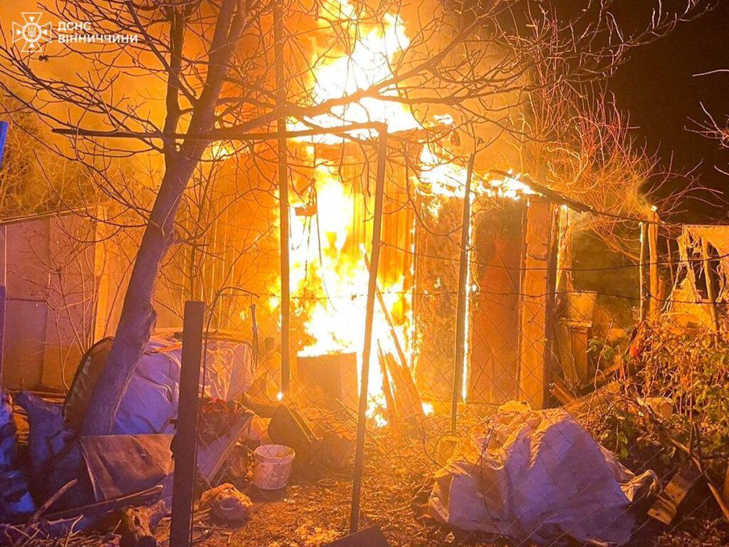 Шість пожеж за добу на Вінниччині: рятувальники закликають до обережності