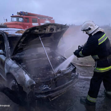 На Вінниччині горів автомобіль та будинок