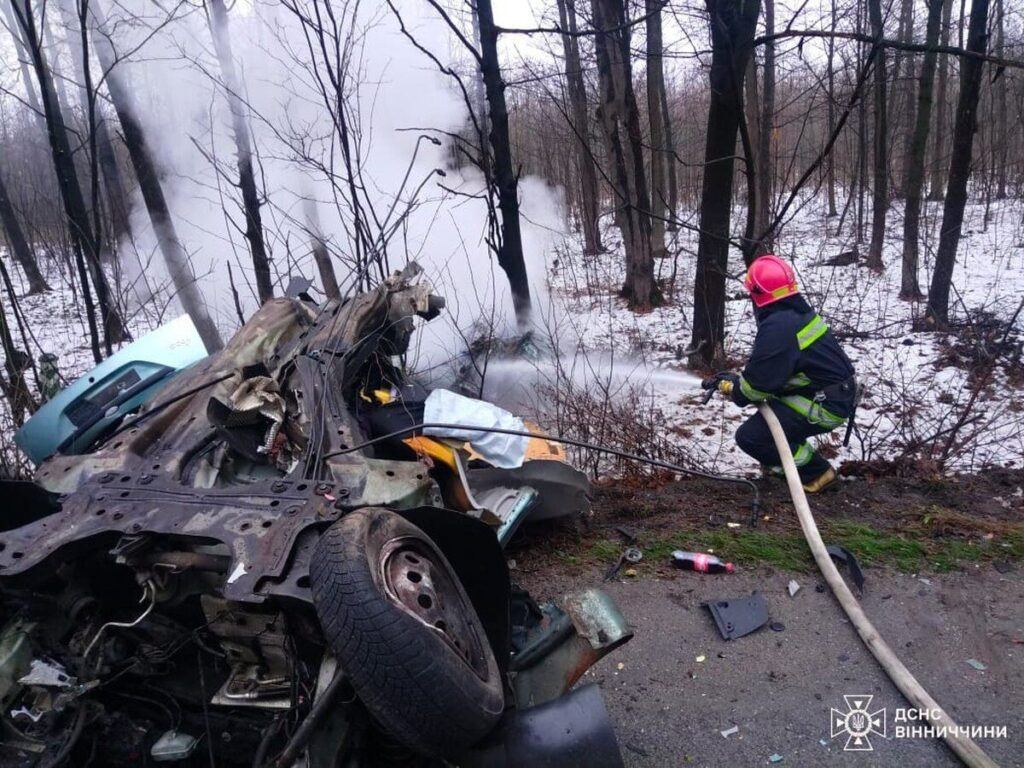 Страшна аварія на обїзній поблизу Вінниці забрала життя одного з водіїв