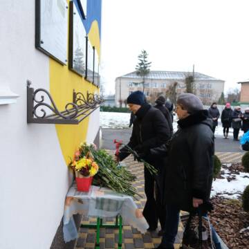 Меморіальну дошку на честь полеглого захисника відкрили на Вінниччині