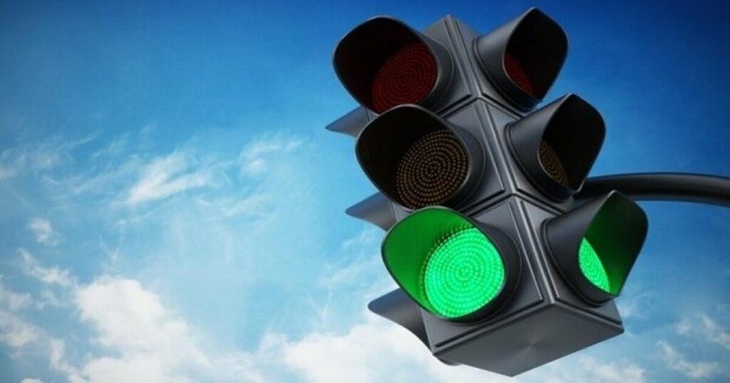 В Україні змінять світлофори: зеленого кольору більше не буде