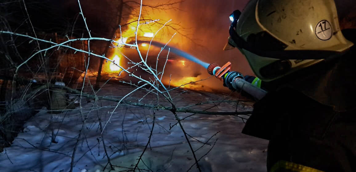 Сім пожеж за день: на Вінниччині вогонь охопив будинки, сіно та авто