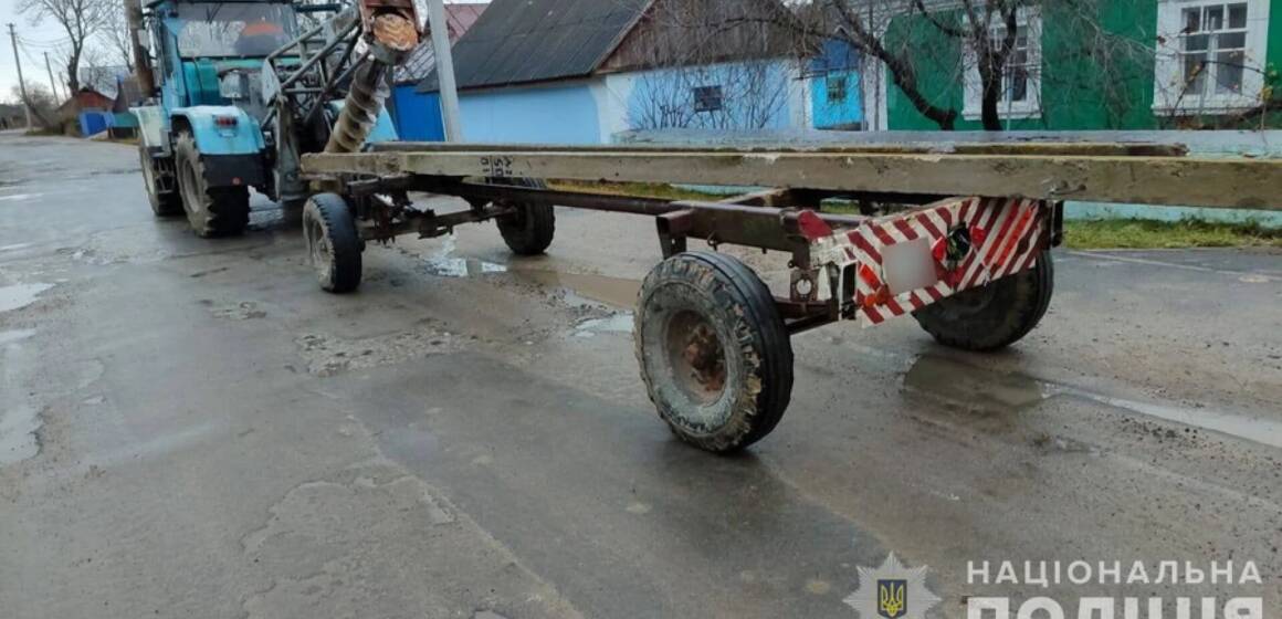 В Шаргородській громаді водій трактора з причепом збив 13-річну дівчинку