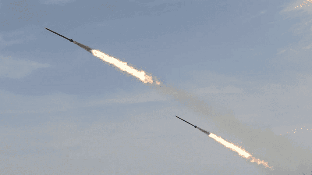 Росія завдає масованого ракетного удару по Україні: де лунають вибухи