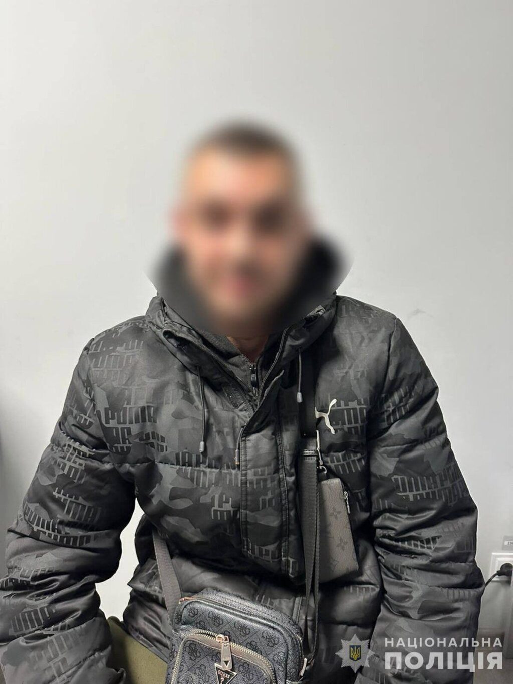 На Київській біля бізнес-центру зловмисник поранив ножем вінничанина