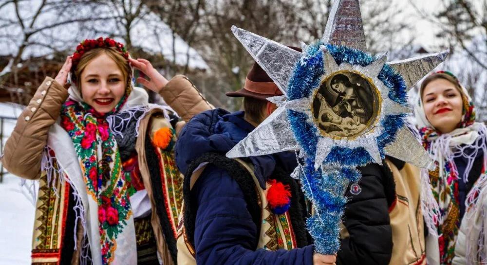 З перемогою в серці та колядою на вустах: давні й сучасні українські колядки