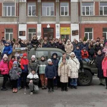 Вінницький ліцей придбав автомобіль для військових