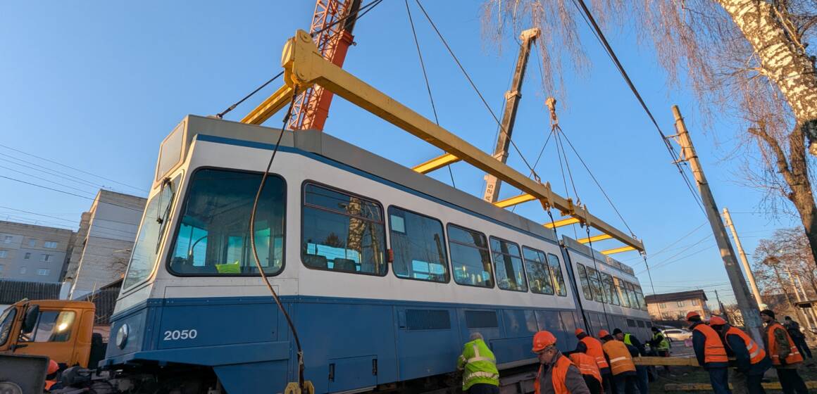 у Вінницю з Цюриху приїхали 2 вагони «Tram 2000»