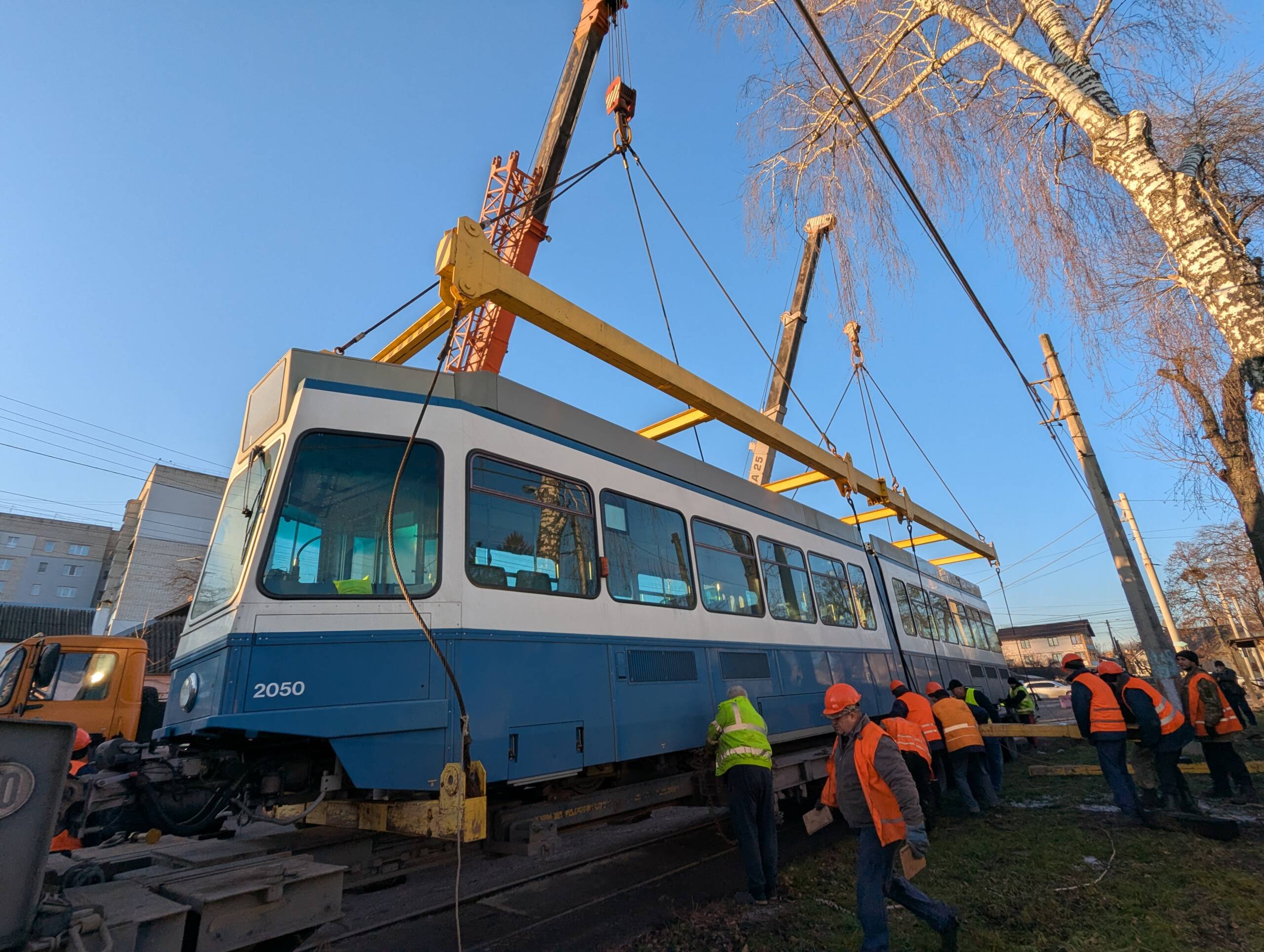 у Вінницю з Цюриху приїхали 2 вагони «Tram 2000»