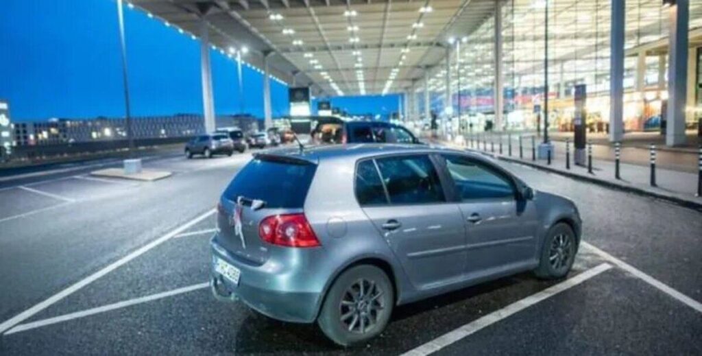 Забув на рік: паркування в аеропорту обійшлося власнику авто в $200 тисяч (фото)