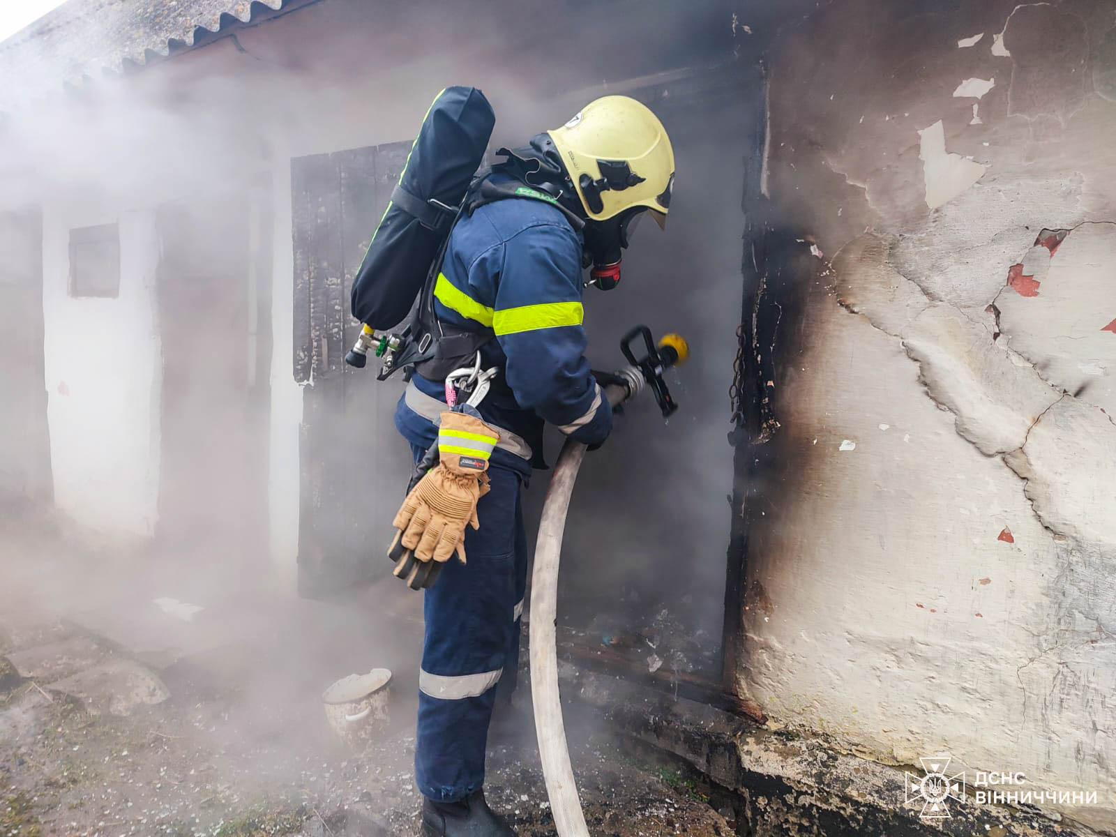 ДСНС ліквідувала 7 пожеж за добу на Вінниччині: жертв вдалося уникнути