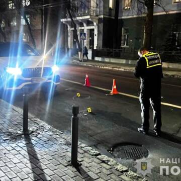 Поліція затримала водія автомобіля Mercedes, який здійснив наїзд на двох дівчат у Вінниці