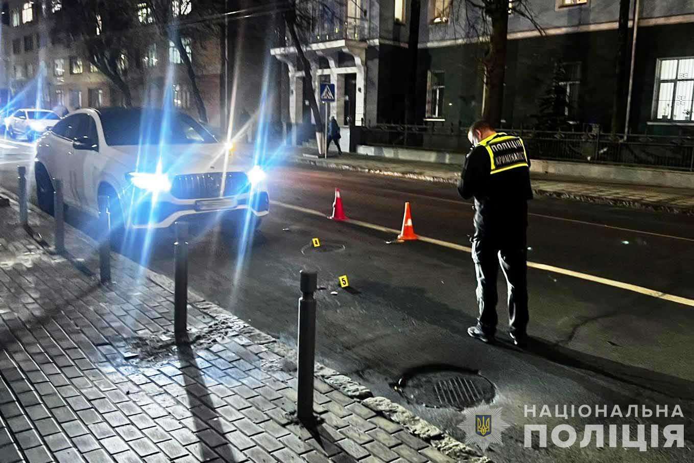 Поліція затримала водія автомобіля Mercedes, який здійснив наїзд на двох дівчат у Вінниці