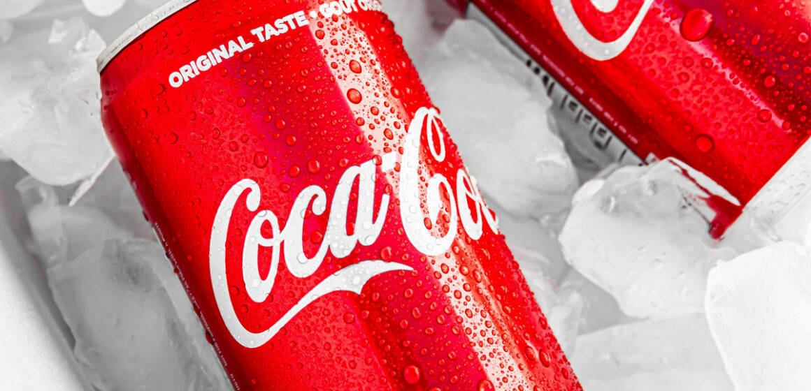 Coca-Cola відкликає напої через хлорку в банках: які номери небезпечної партії