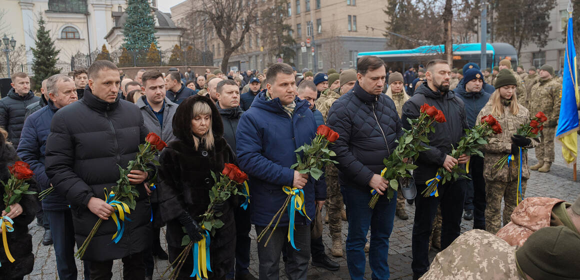 У День Соборності України вінничани вшанували пам’ять героїв, які загинули у боротьбі за Батьківщину