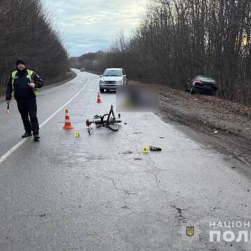 Фатальна аварія: під Вінницею водій Ford збив велосипедиста