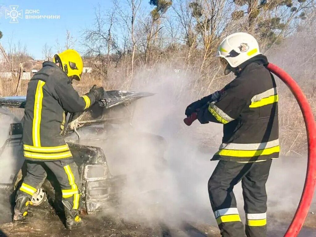 За добу на Вінниччині згоріли дві автівки