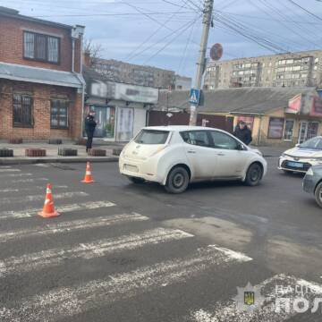 Поліцейські розслідують обставини аварії, у якій постраждала 50-річна жінка