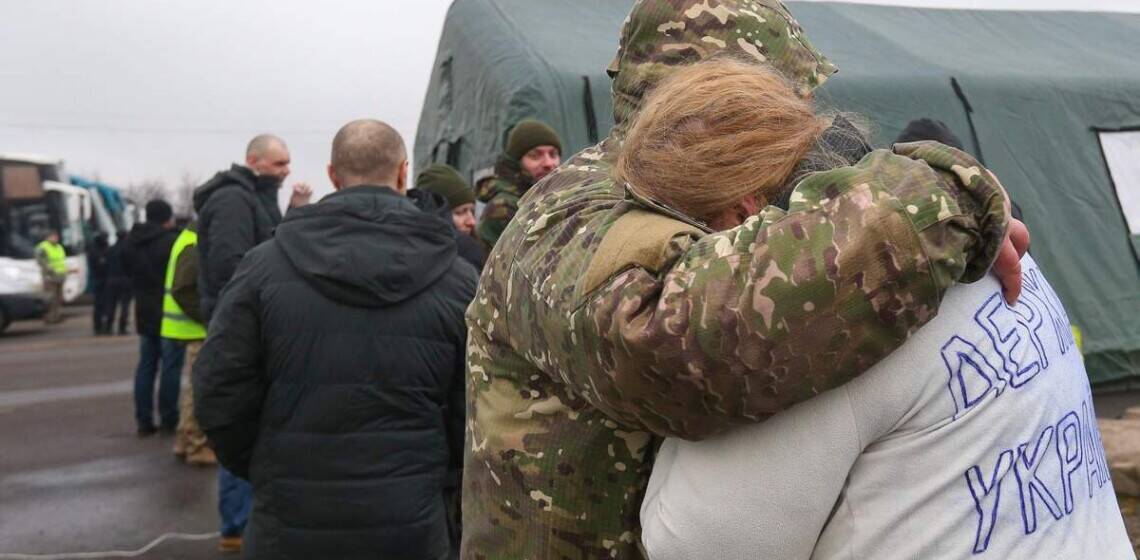 Як поводитися з людьми, які пережили полон: на “Дія.Освіта” створили симулятор