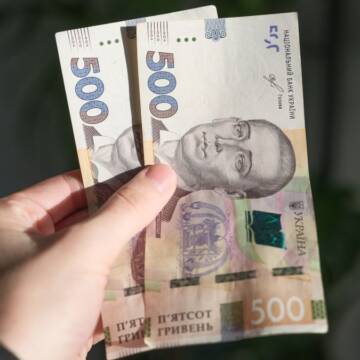 Скільки мільйонів українців вже отримали “тисячу Зеленського”