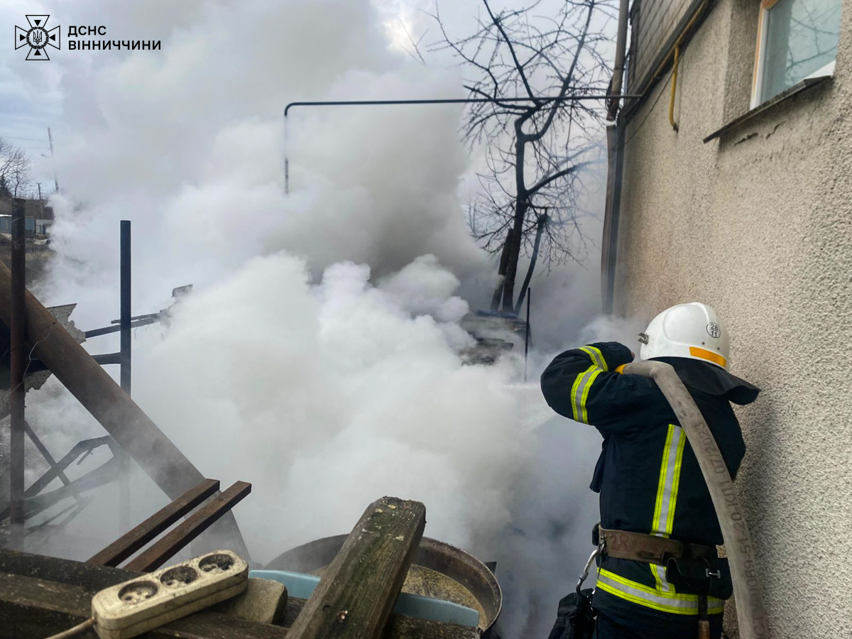 Пожежа в Томашполі: рятувальники врятували будинок від вогню