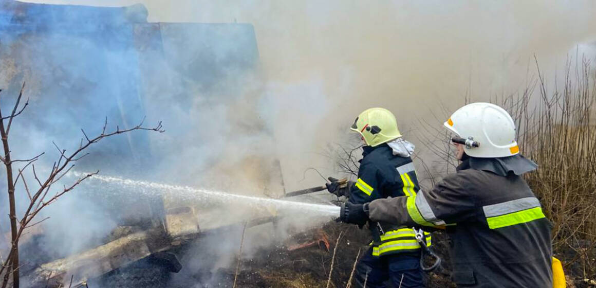 Масштабні займання: за добу на Вінниччині горіли житлові та господарчі будівлі