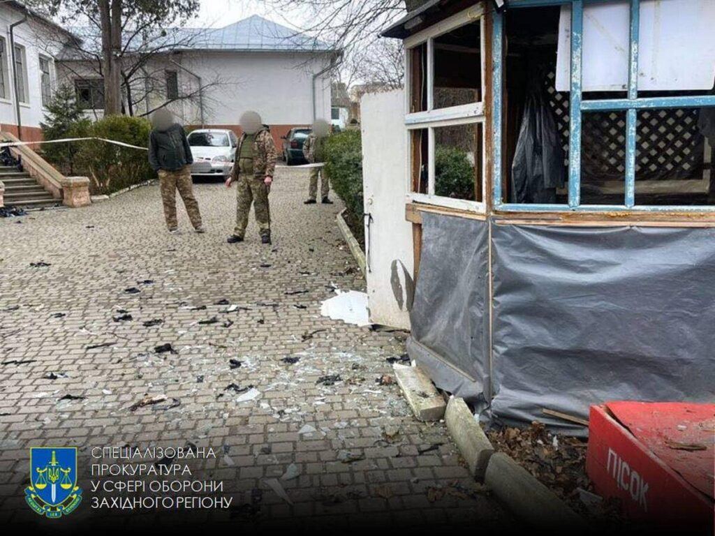 На Хмельниччині затримали чоловіків, яких підозрюють у підриві будівлі ТЦК та СП