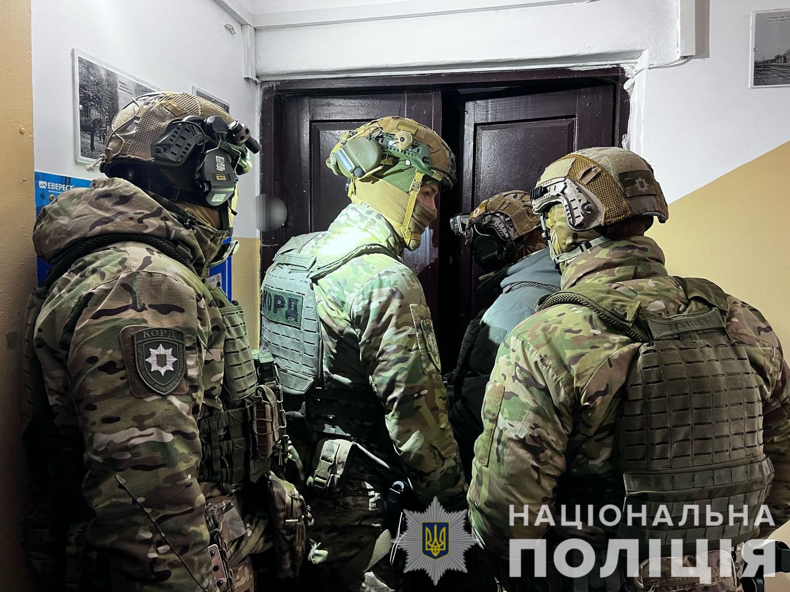 Поліція та СБУ знешкодили угруповання, що торгувало зброєю