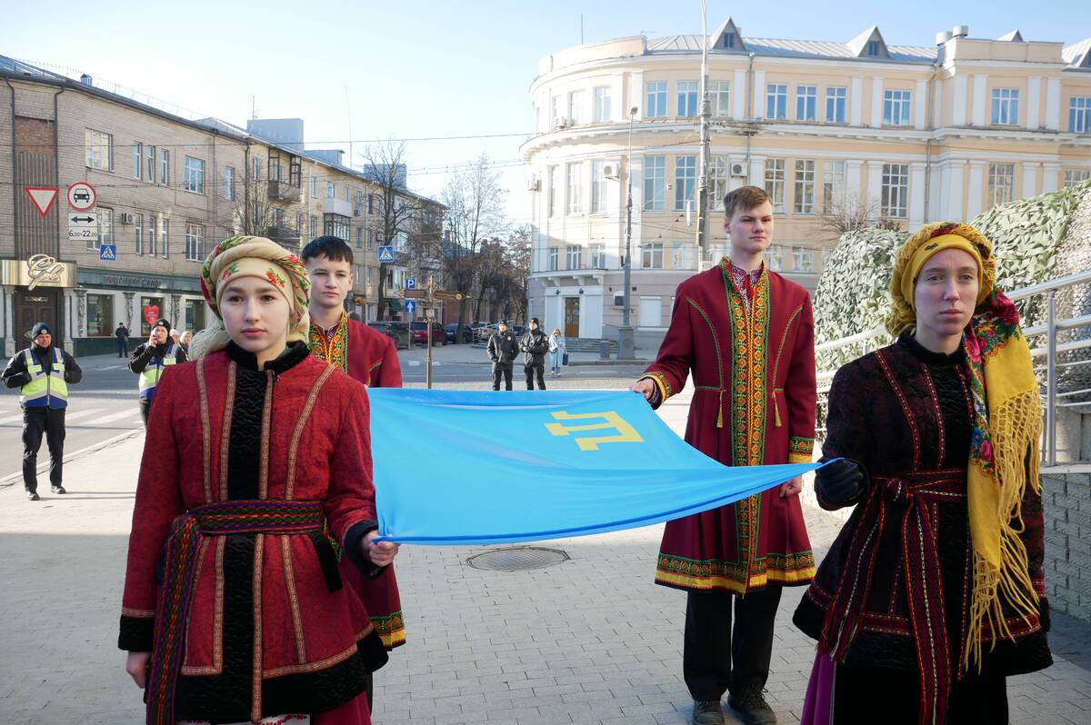 У Вінниці урочисто підняли кримськотатарський прапор до Дня спротиву окупації Криму