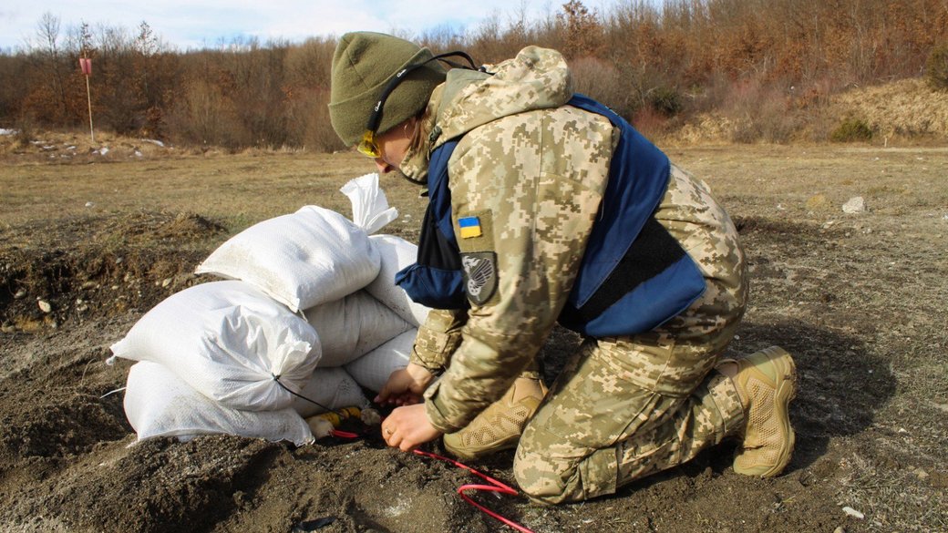 Понад третина фахівців протимінної діяльності в Україні – жінки