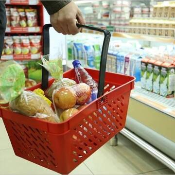 В Україні продовжують дорожчати дешеві продукти: експерти розповіли подробиці