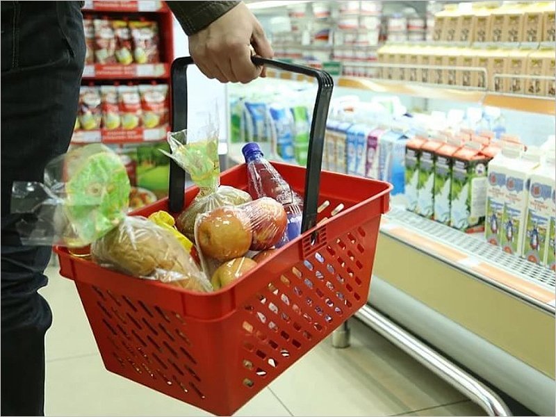 В Україні продовжують дорожчати дешеві продукти: експерти розповіли подробиці