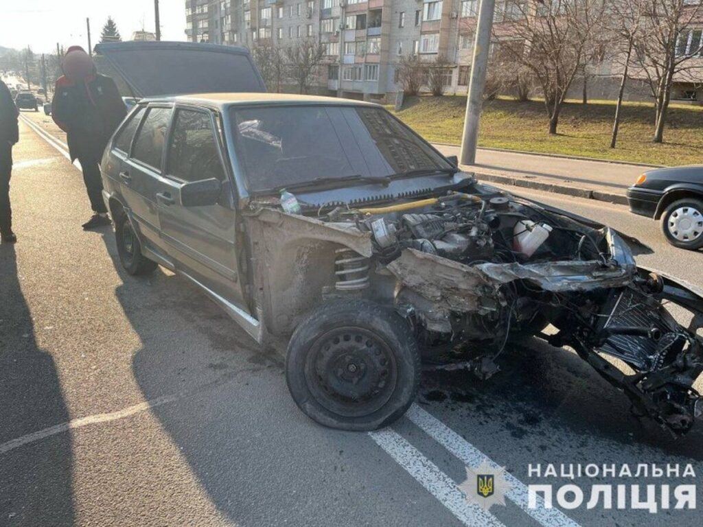 Внаслідок ДТП у Вінниці постраждали двоє людей
