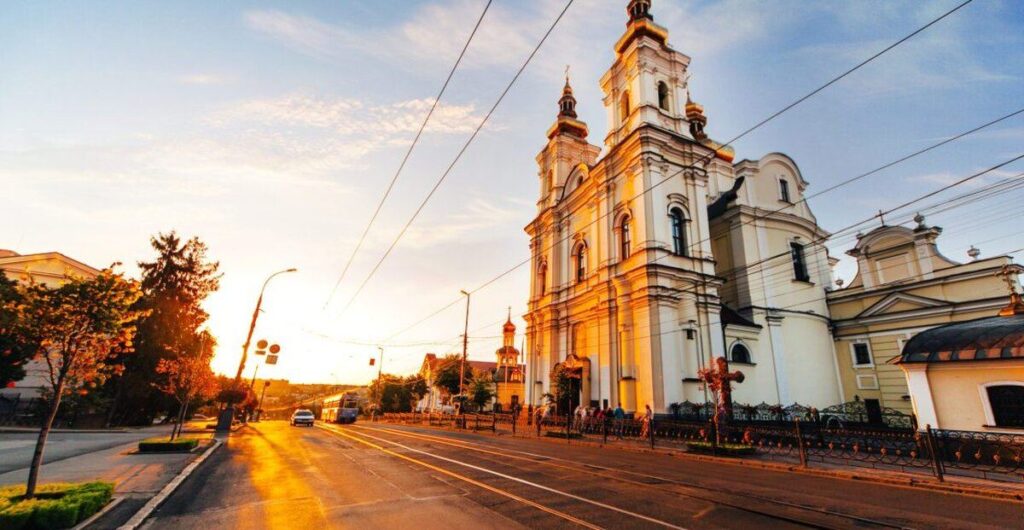 Для ветеранів організували тур визначними місцями Вінниччини