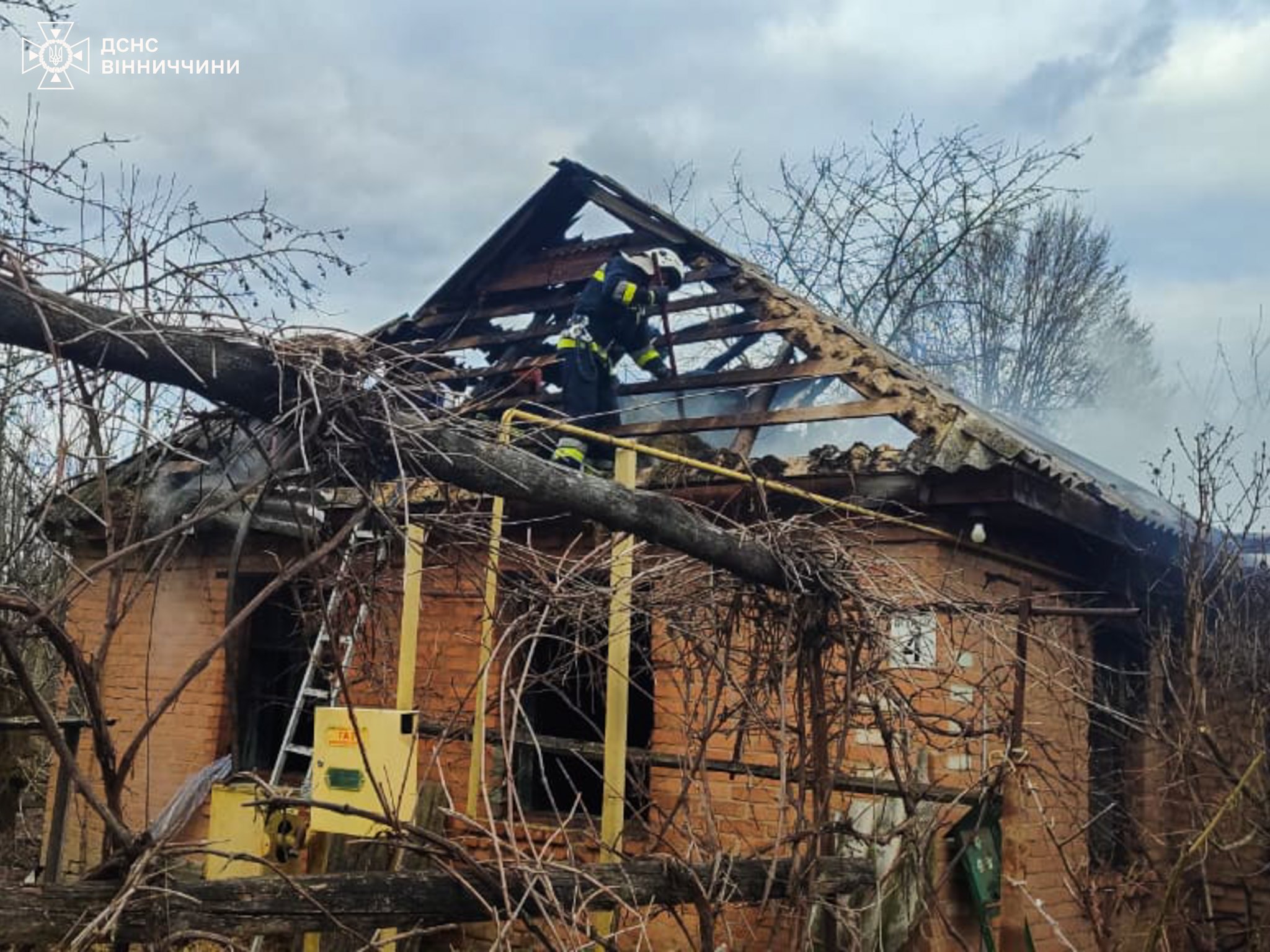 Чотири пожежі за добу: на Вінниччині горіли будинки та господарчі споруди