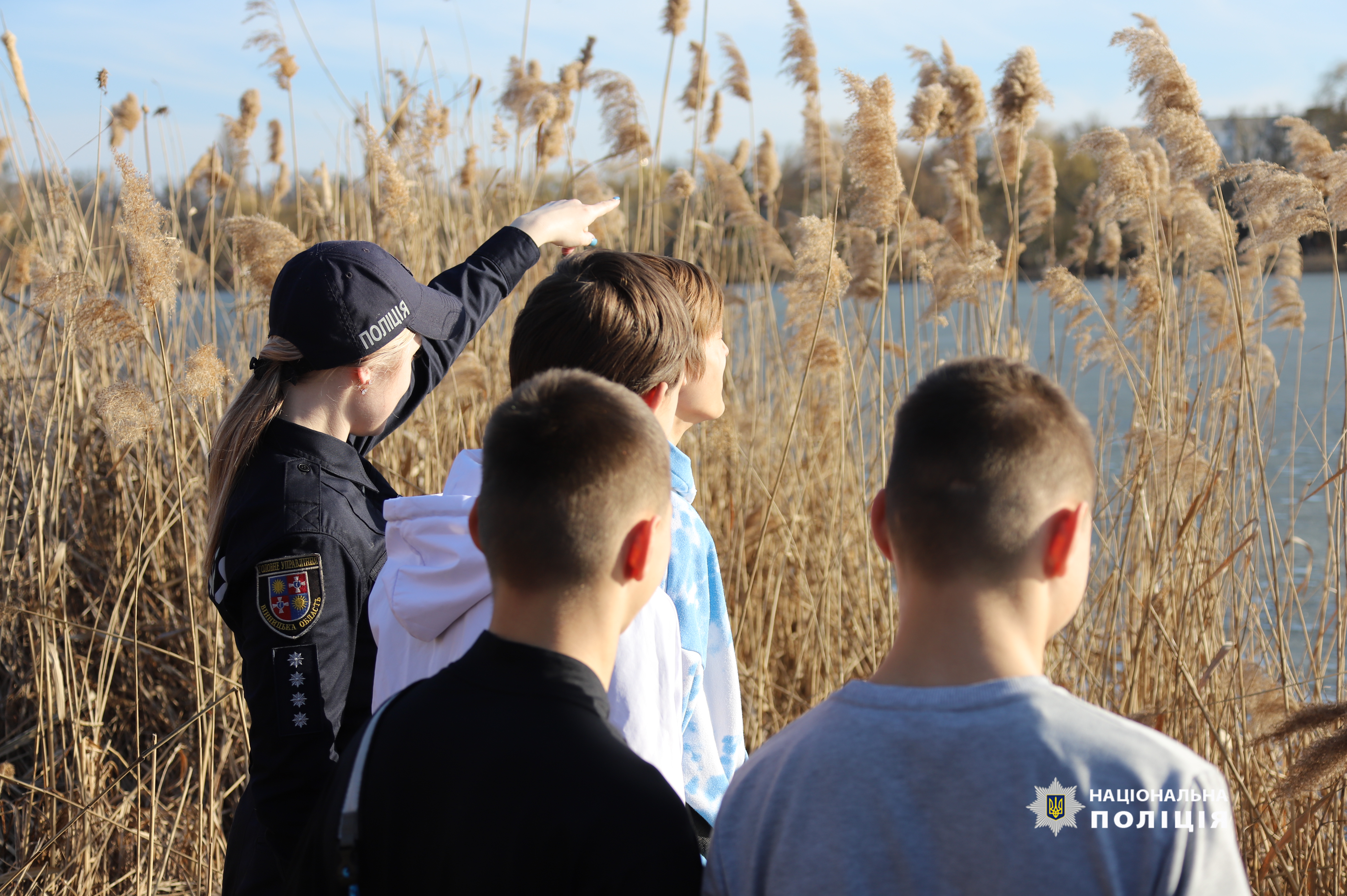 Поліція, ДСНС та екологи закликають вінничан дотримуватись заборони на спалювання рослинності