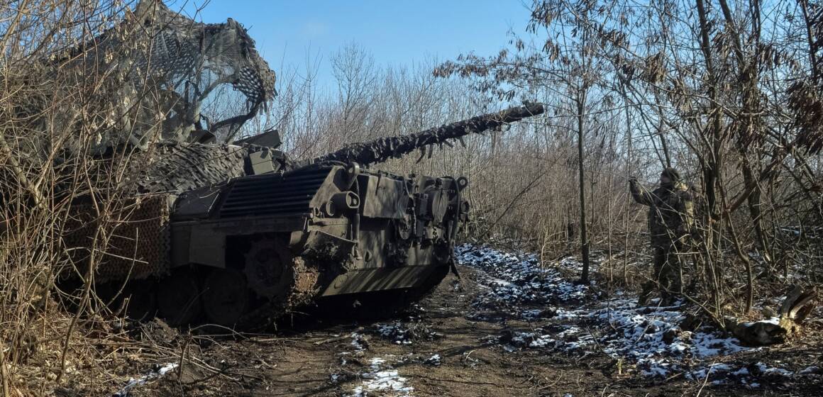 На фронті за добу відбулося 166 боєзіткнень, армія рф втратила 1330 військових