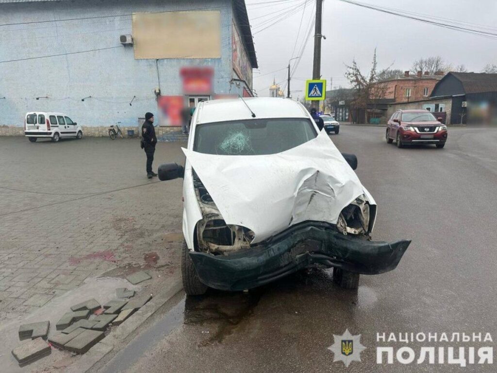 Аварія на Вінниччині: водій в алкогольному сп’янінні скоїв наїзд на електроопору