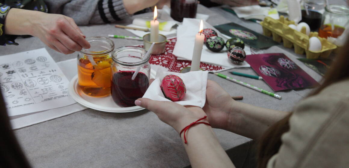 Писанки як лікування: У Вінниці провели майстер-клас для військових