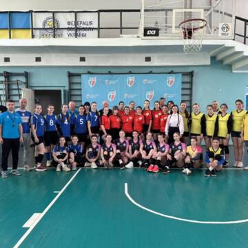 Волейбольні команди Сосонського та Бершадського ліцеїв стали обласними чемпіонами