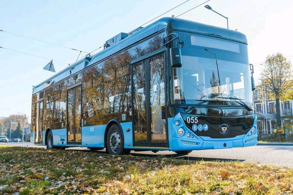 У неділю, 27 квітня, тролейбуси змінять графік через ремонт на мосту
