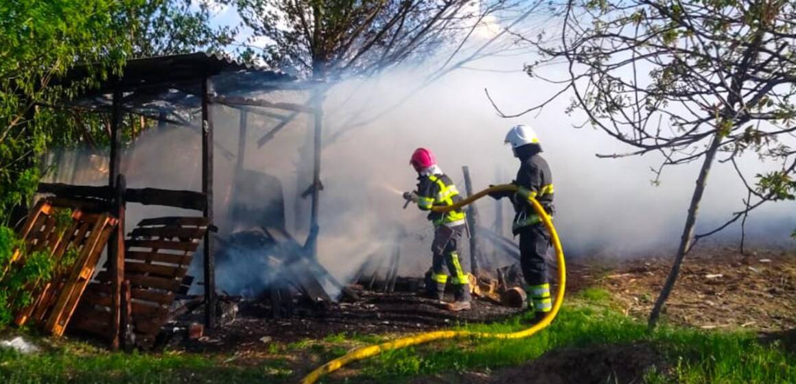 Рятувальники Вінниччини за добу ліквідували майже три десятки пожеж