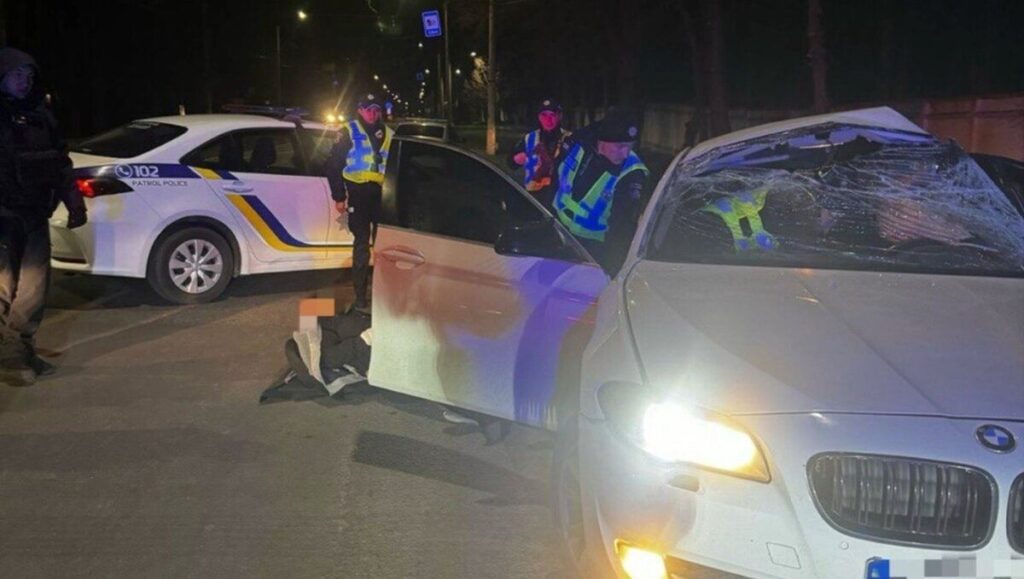 У Вінниці пяний водій влетів у електроопору: що відомо