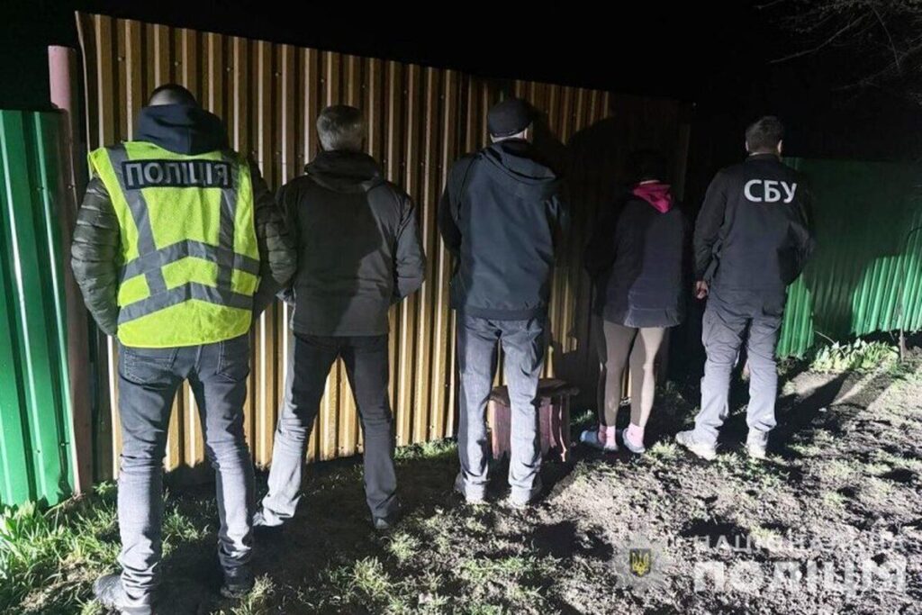За вимагання хабаря у вдови військового під вартою опинилися депутатка та адвокат