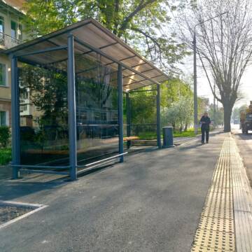 У Вінниці адаптували ще одну зупинку для людей з інвалідністю